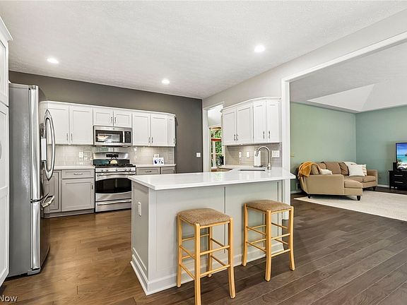5th image of 17459 Woodlawn Ct