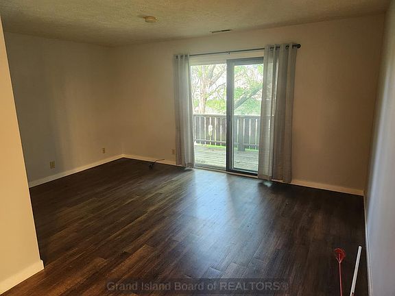 5th image of 3027 W Capital Ave Suite 28