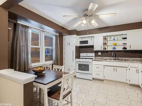 4th image of 4113 N Keeler Ave APT 1C