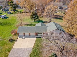 202 Arrowhead Dr, Troy, IL