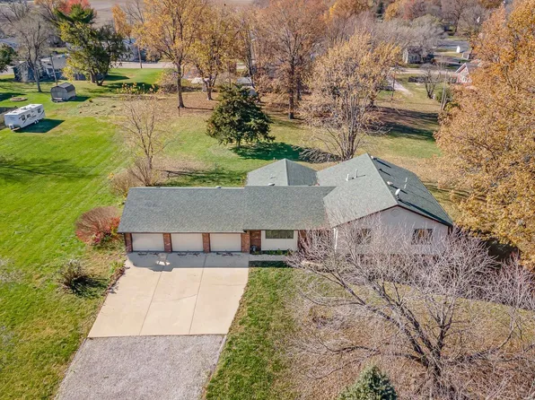 202 Arrowhead Dr, Troy, IL 62294