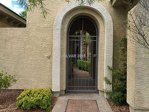 4th image of 10270 Sunset Gardens Dr