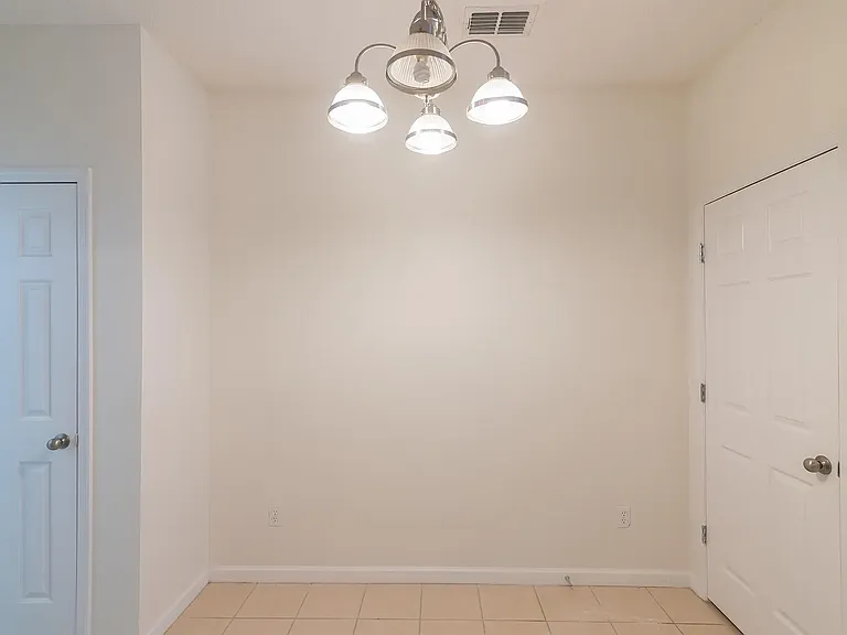 1660 Corey Wood Cir — Photo 16