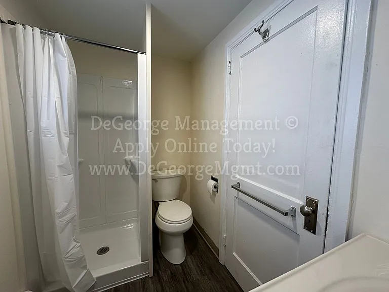 1161 E Union St — Photo 12