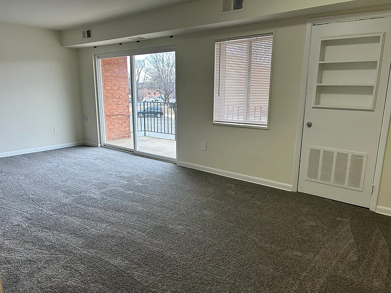 Edgewood Hill Apartments — Photo 6