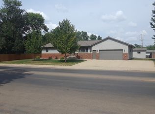 1304 2nd Ave SW, Minot, ND 58701