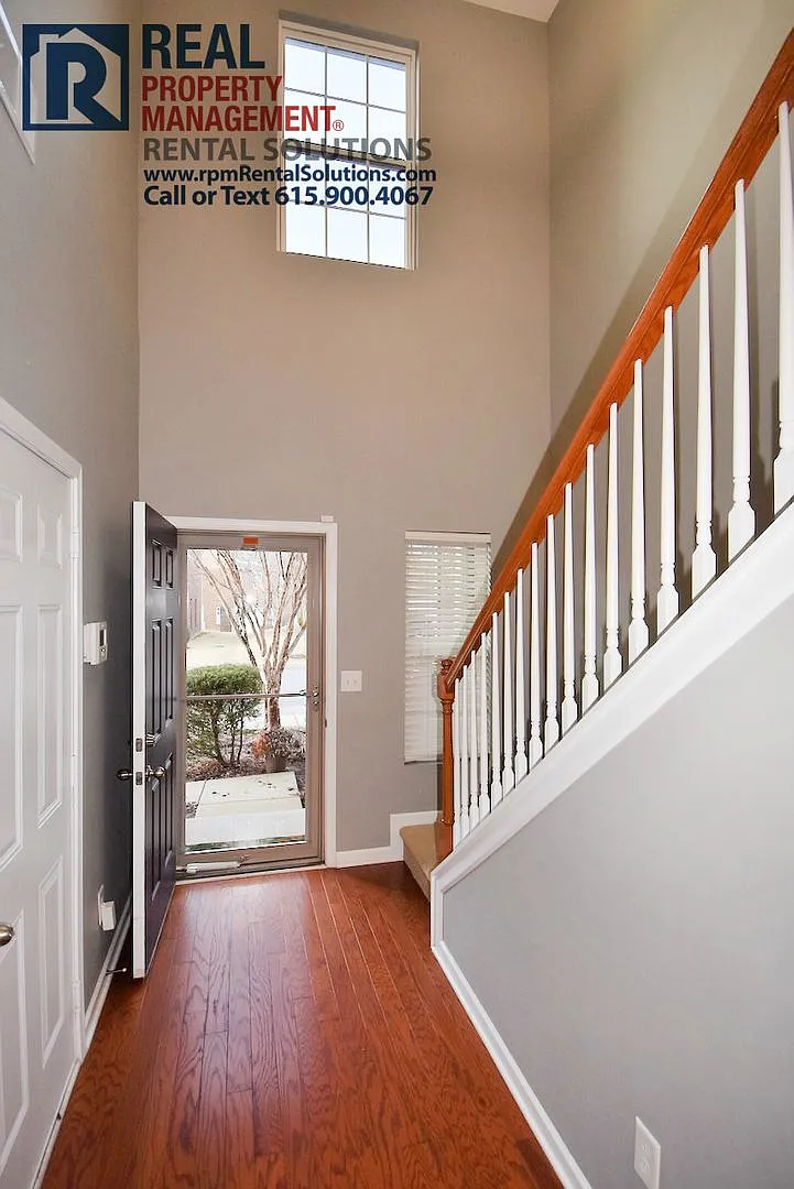 Fantastic 3BR townhome in Nippers Corner w/ attached garage! — Photo 3