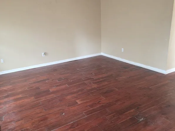 7811 Hawthorne Ct, Romulus, MI 48174