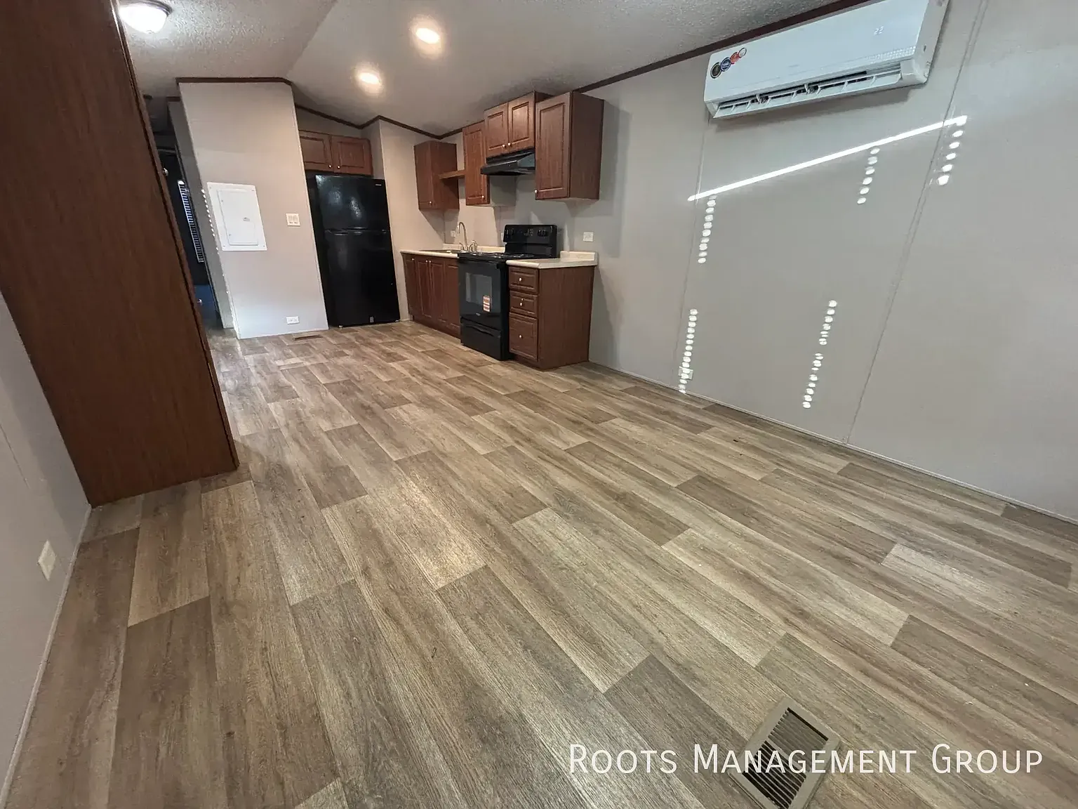 1 Bed 1 Bath Home Available for Lease at Carefree Valley - Apply Now! — Photo 4