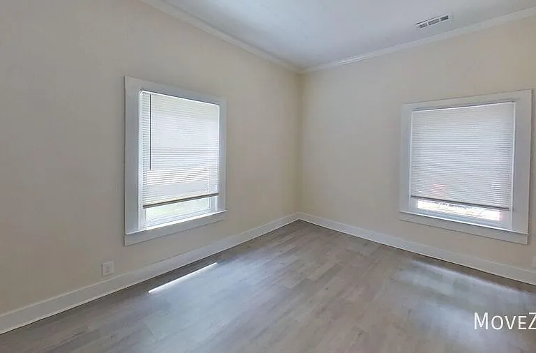 226 Cummings St — Photo 46