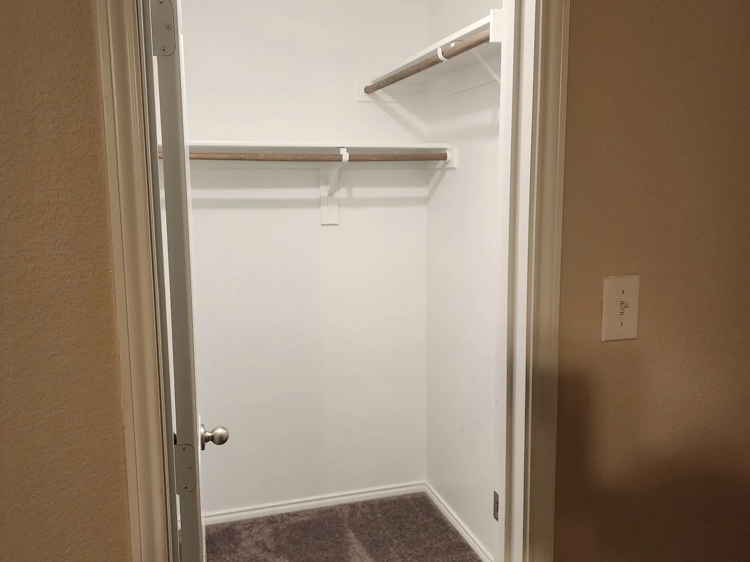 1 bed, 3946 sqft, $1,000 — Photo 4