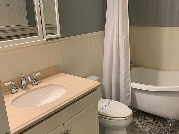 4th image of 709 Bloom St APT 180