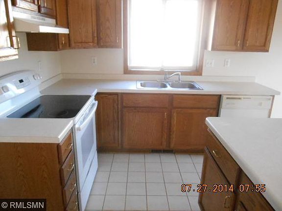 5th image of 724 Meadow Lake Pl