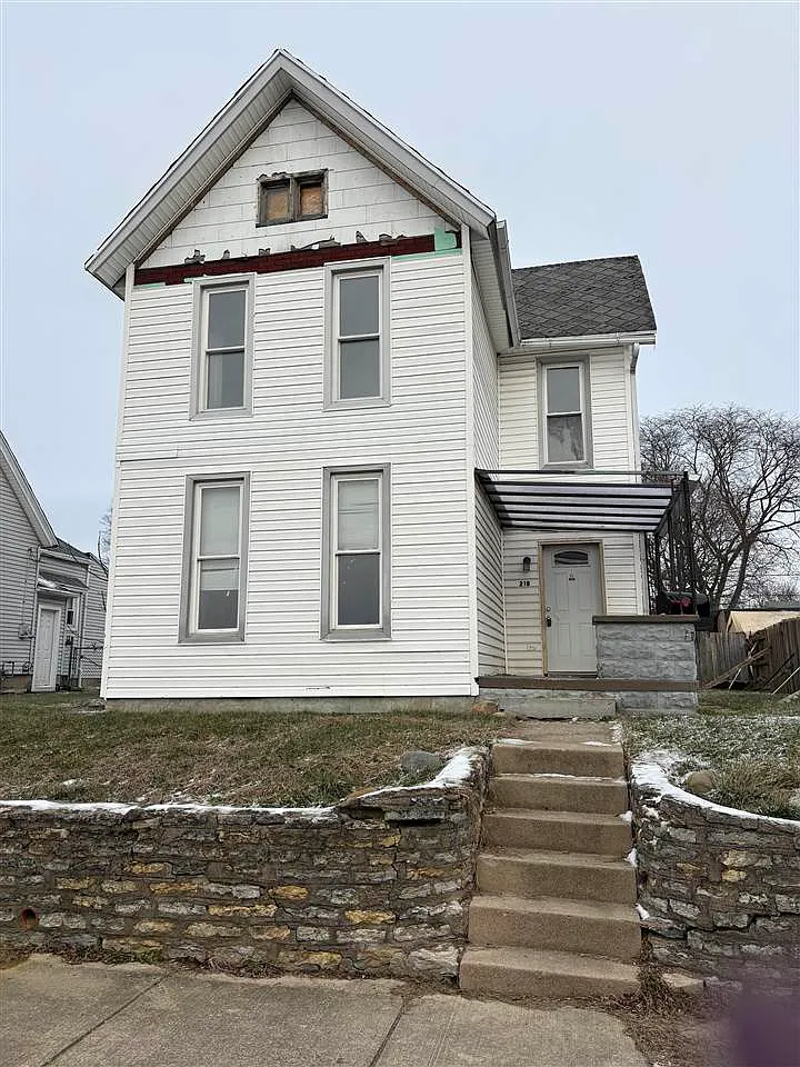 218 Randolph St photo 1