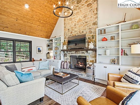 5th image of 313 Birch