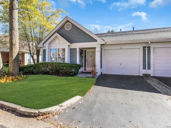 43 Glen Drive #43, Ridge, NY 11961
