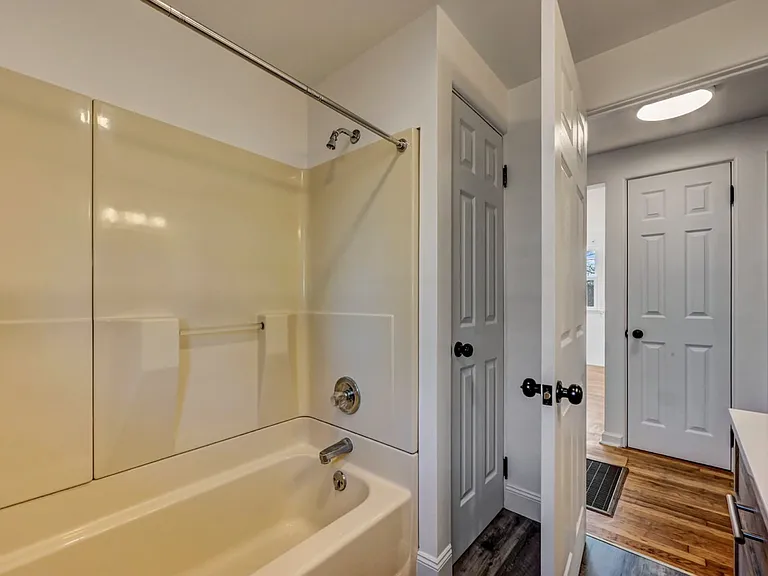 850 Church St — Photo 24