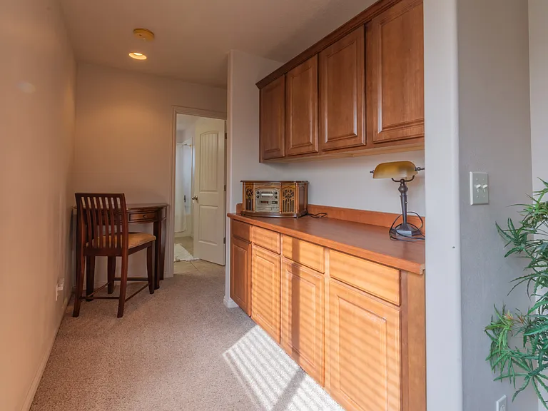 381 N Windsor Dr — Photo 13