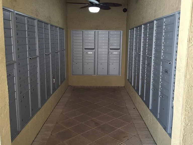 899 Riverside Dr #613 — Photo 5