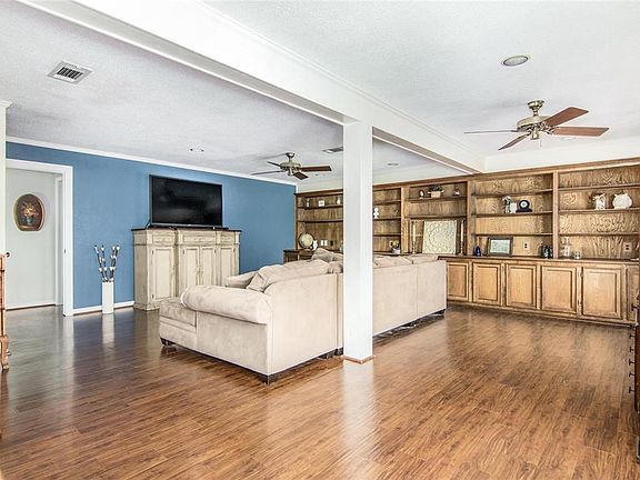4th image of 4515 Bayou Bend Dr