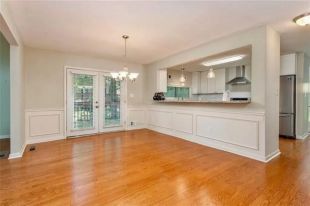 410 N Eagles Blf — Photo 4