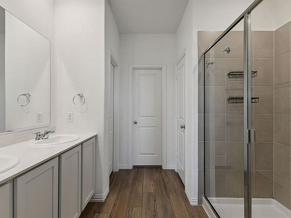 5th image of 705 Alden Dr #705