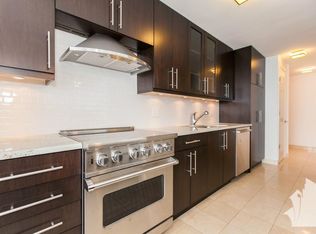 156 N Harbor Dr, Chicago, IL 60601