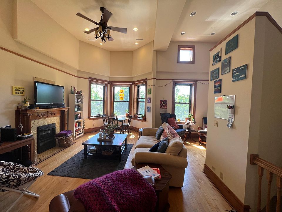 Living room 13' ceilings