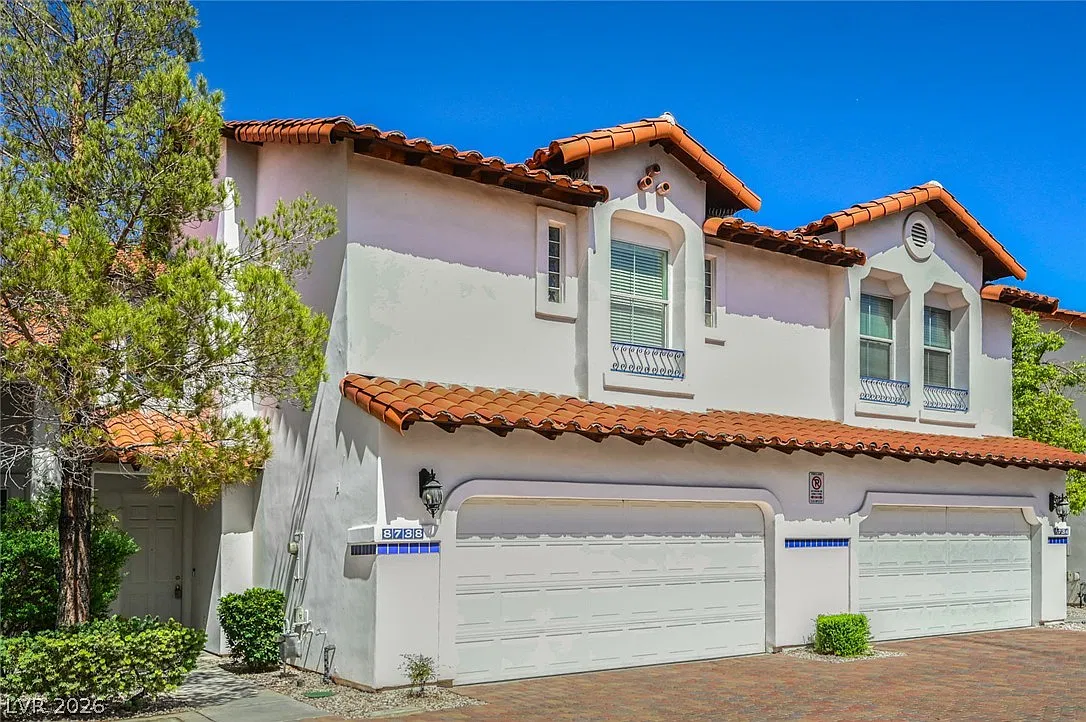 3 bed, 2.5 bath, 1611 sqft, $2,100 — Photo 4