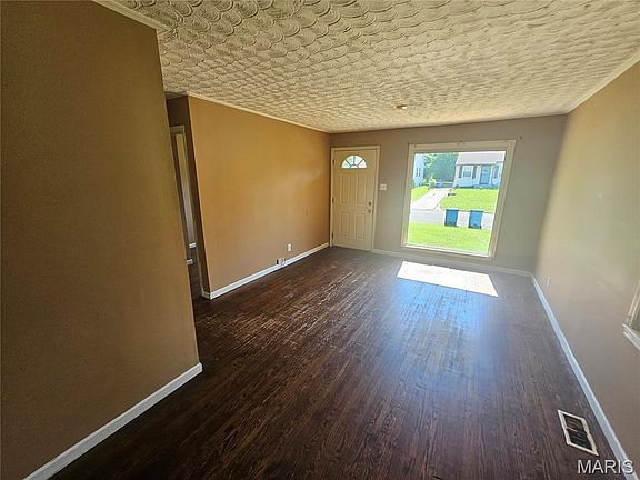 2nd image of 10308 Galloway Dr