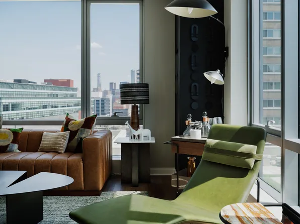 25 Christopher Columbus Drive image 3 of 9