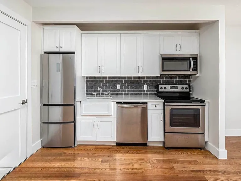 1084 Rogers Ave #3A — Photo 3