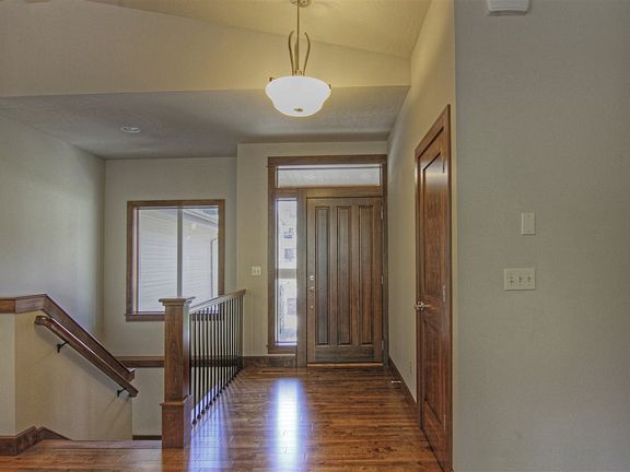 3rd image of 5010 N Hazelwood Terrace Ln