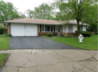 855 Brantwood Pl, Elk Grove Village, IL 60007