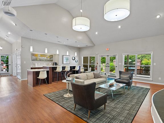 4th image of 12395 Midsummer Ln #6B204