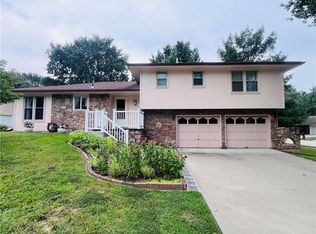 2902 Derven Ct, Saint Joseph, MO 64506