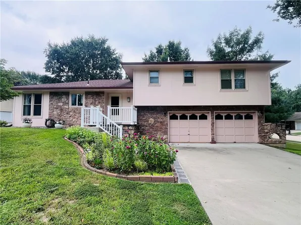 2902 Derven Ct, Saint Joseph, MO 64506