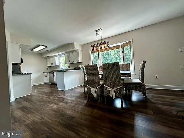 4574 White Oak Ln — Photo 6