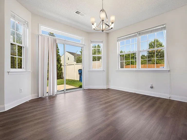 8843 Elizabeth Bennet Pl — Photo 9