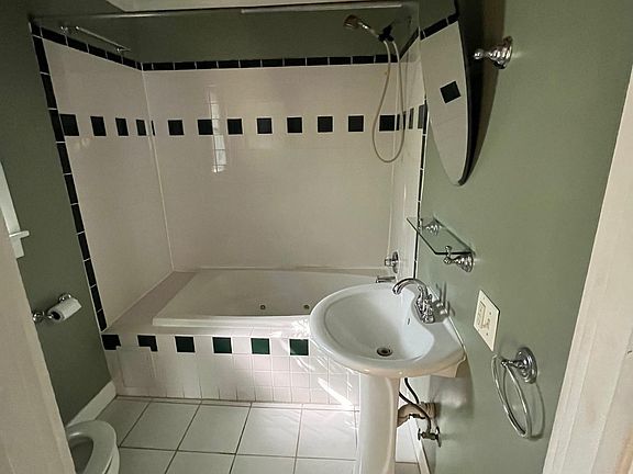 4th image of 3204 Bach Ave #2