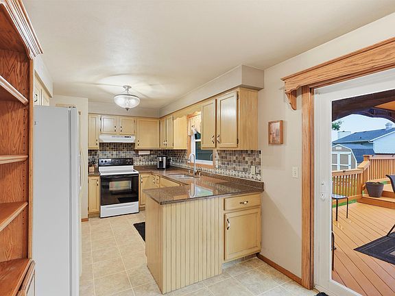 5th image of 1786 Schaefer Cir