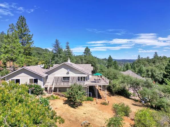 18210 Wallis Dr, Grass Valley, CA 95949