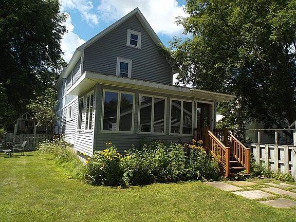3rd image of 11 Grant St
