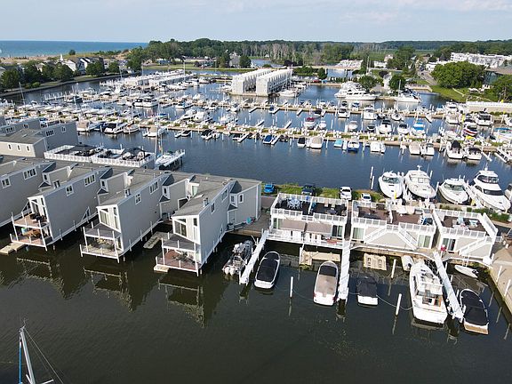 4th image of 8 Harbor Isle Dr