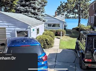 5224 Durnham Dr, Waterford, MI 48327