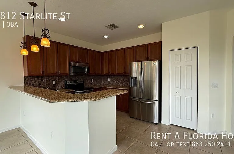 15812 Starlite St — Photo 3