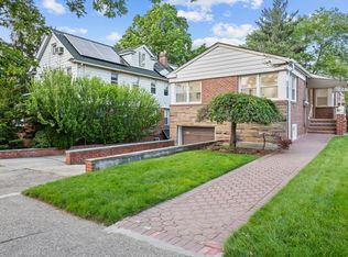 8043 Utopia Pkwy, Jamaica, NY 11432