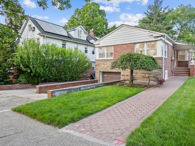 8043 Utopia Parkway, Jamaica, NY, 11432