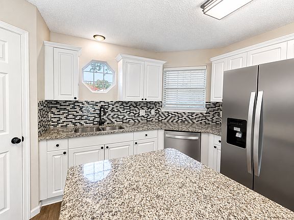5th image of 2722 Shalimar Dr