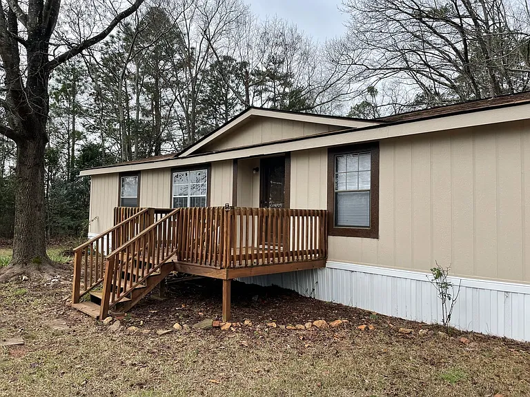 1749 N Lake Dr — Photo 1